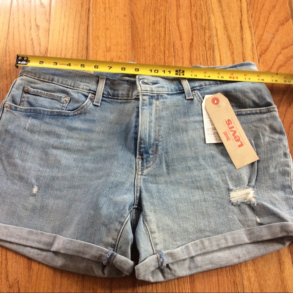 Levi’s Distressed Shorts - Picture 4 of 8